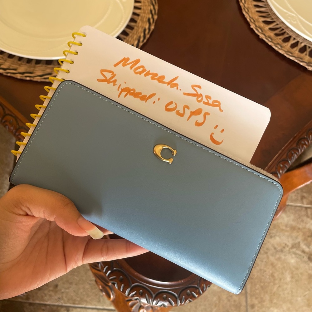 Coach Essential Slim Wallet
